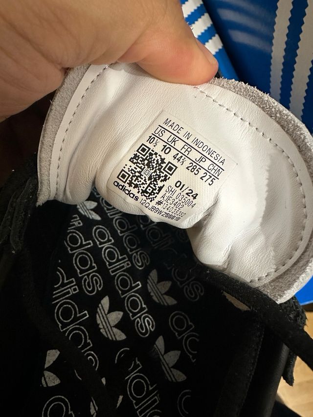 Zapatillas Adidas Spezial Negras y Blancas