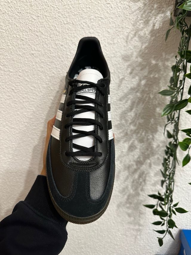 Zapatillas Adidas Spezial Negras y Blancas