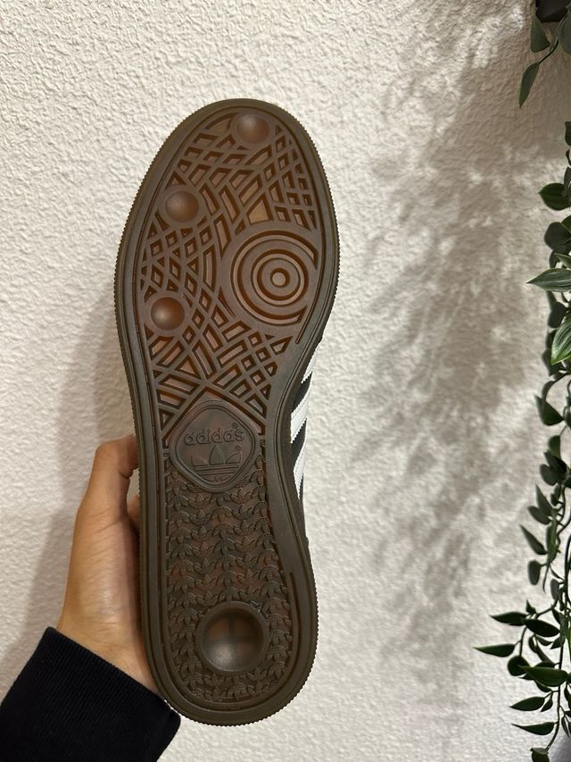 Zapatillas Adidas Spezial Negras y Blancas