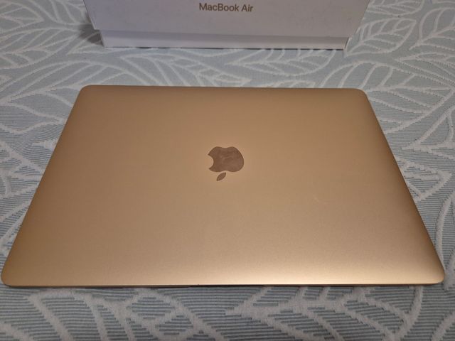MacBook Air Oro