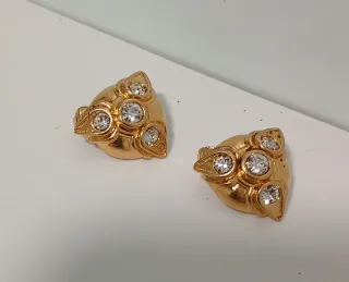 Pendientes antiguos con piedras