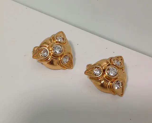 Pendientes antiguos con piedras