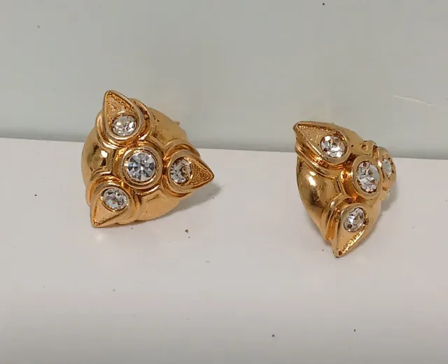 Pendientes antiguos con piedras