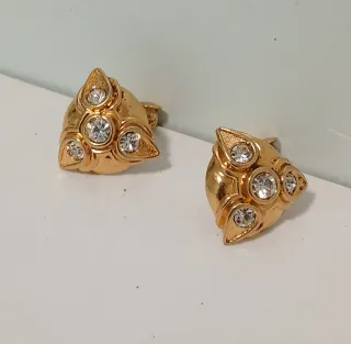 Pendientes antiguos con piedras