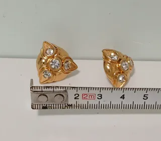 Pendientes antiguos con piedras