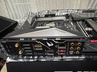 Intel Core i7-8700 + gigabyte z390 Aorus máster