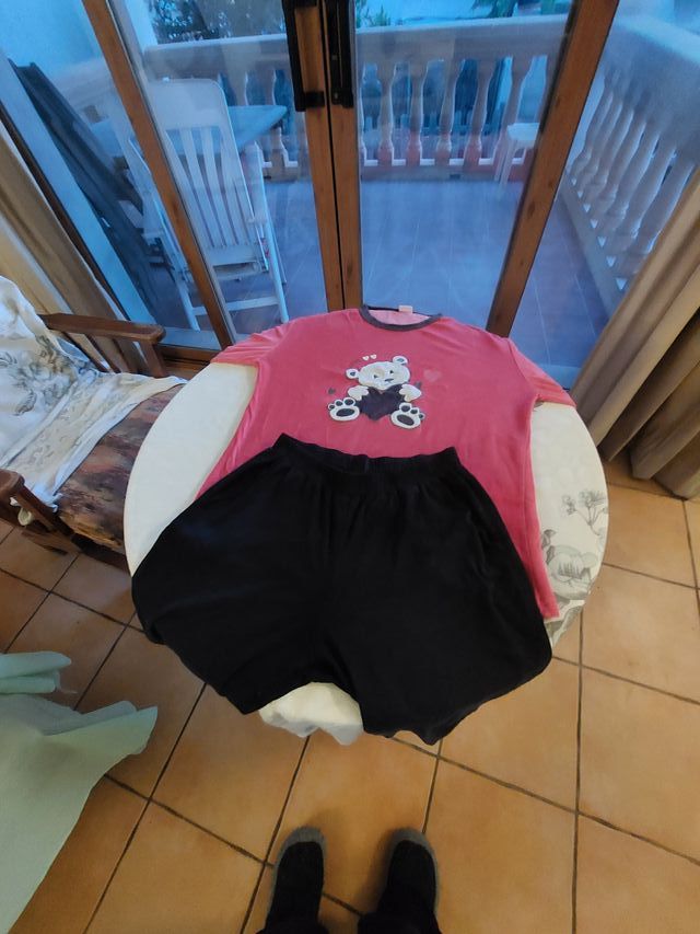 Pijama M oso rosa y pantalón negro
