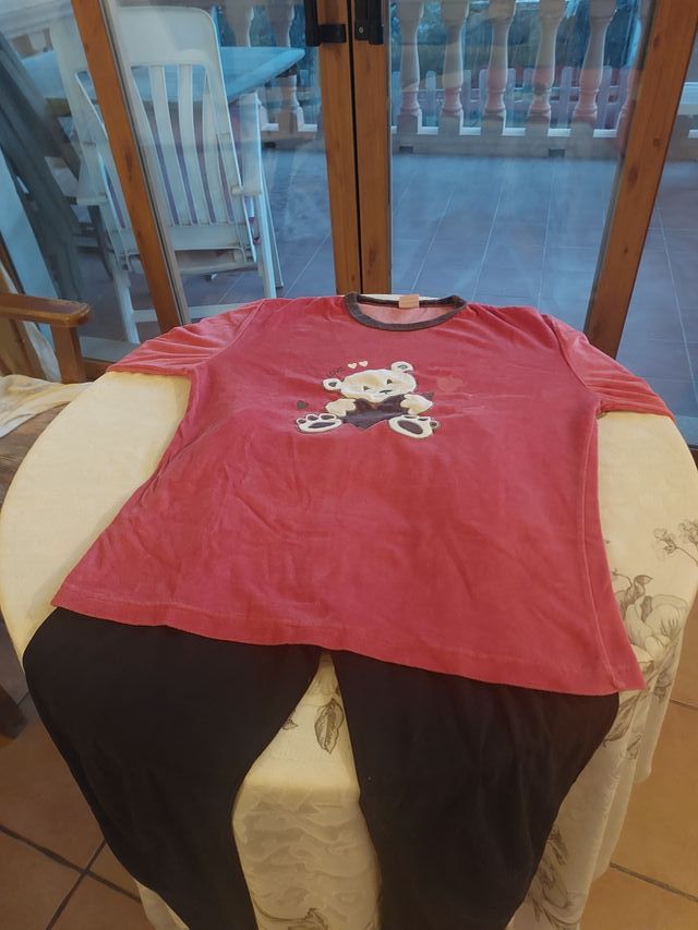 Pijama M oso rosa y pantalón negro