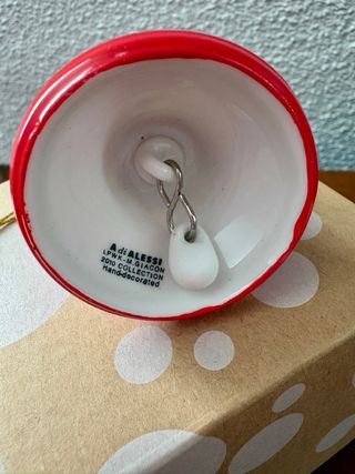Campanita de porcelana de Alessi “Tingle Bell”.