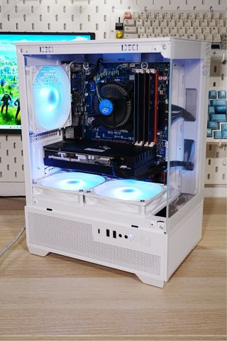 PC Gamer i5 16GB RX 5500 XT 1TB Blanco
