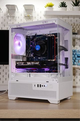 PC Gamer i5 16GB RX 5500 XT 1TB Blanco