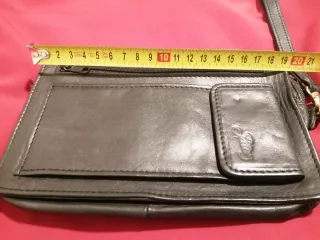 Cartera de mano de piel