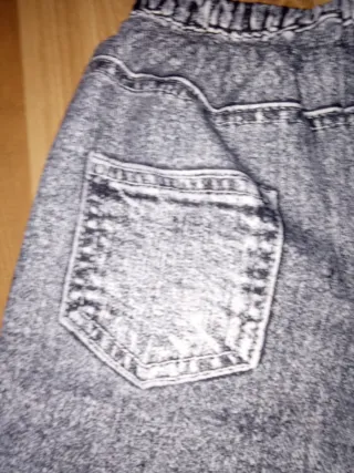 Pantalón gris efecto vaquero