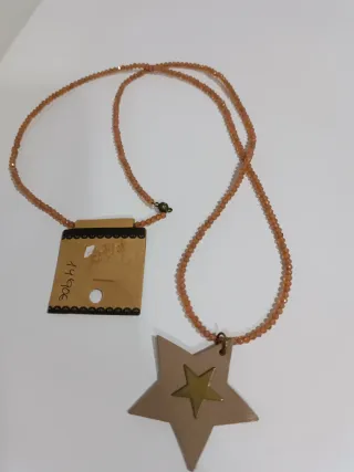 Colgante estrella cuero beige y dorado