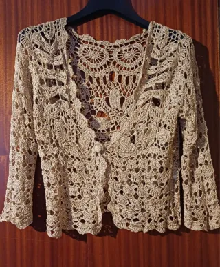 Chaqueta crochet dorada talla 40