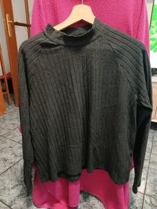 Jersey gris cuello alto