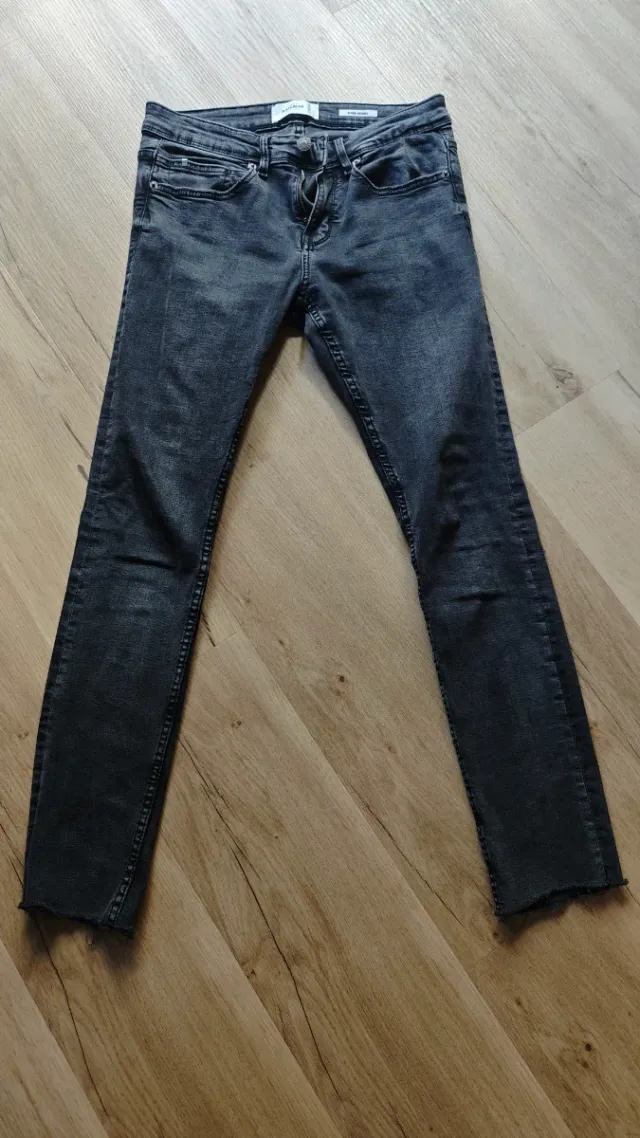 Vaqueros Super Skinny Pull&Bear Talla 38 Gris