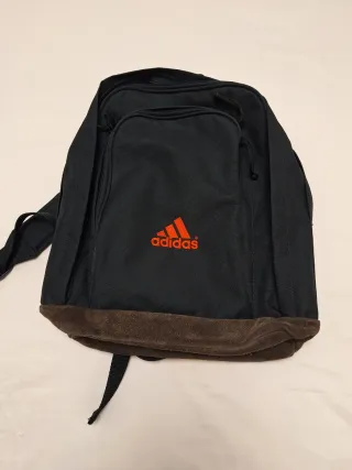 Mochila Adidas Negra y Marrón