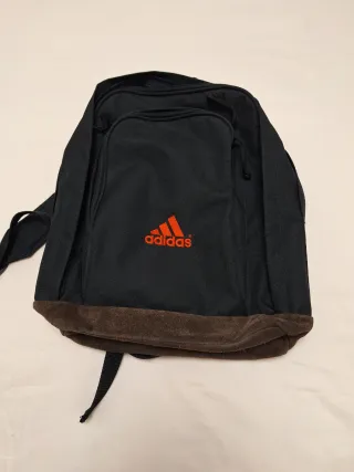 Mochila Adidas Negra y Marrón