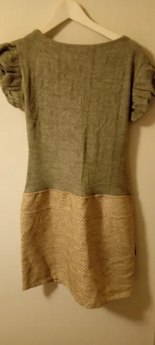 Vestido gris y marrón con bolsillos