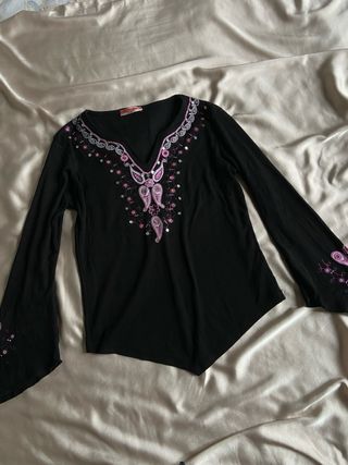 Top nero V manica lunga boho fairy y2k glam urban