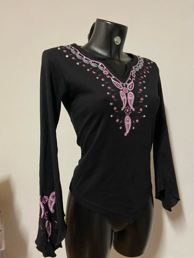 Top nero V manica lunga boho fairy y2k glam urban