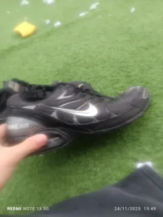 Zapatillas Nike Air Hombre Negras y Plateadas