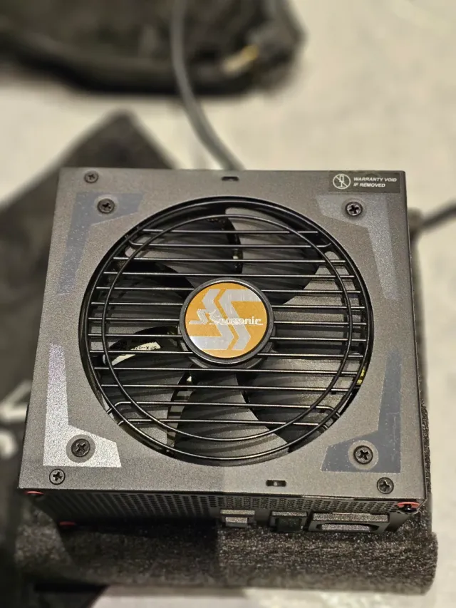 Seasonic Focus Plus 750W Gold Alimentazione