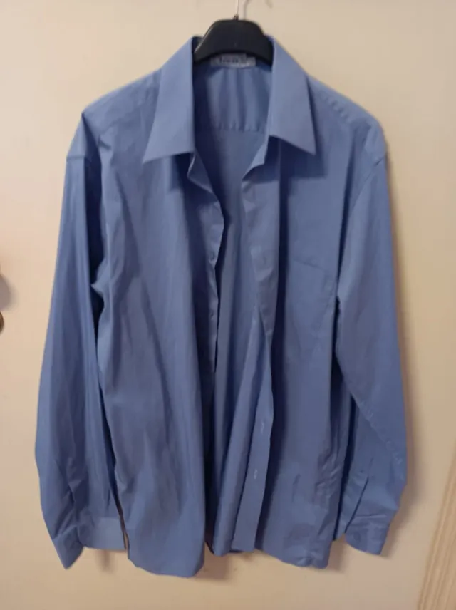 Camisa de vestir azul para hombre