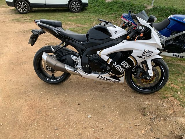 Suzuki GSX 750 R K9