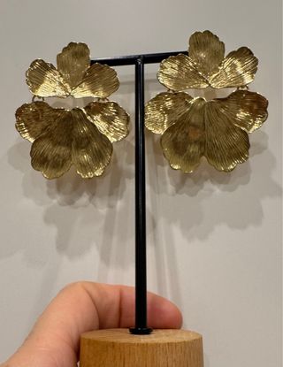 Pendientes dorados grandes