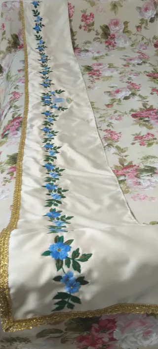 tovaglia d'altare ricamata