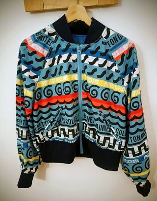 Chaqueta Benetton multicolor con estampado