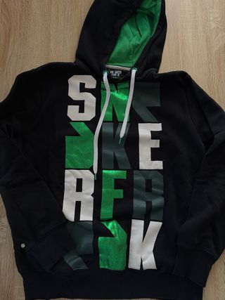 Sudadera Foot Locker Negra y Verde