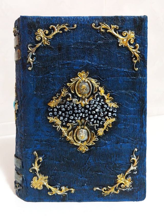 Caja libro antiguo decorado