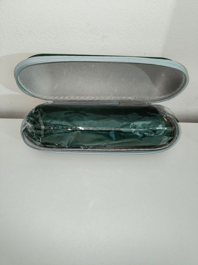 Mini ombrello verde con custodia
