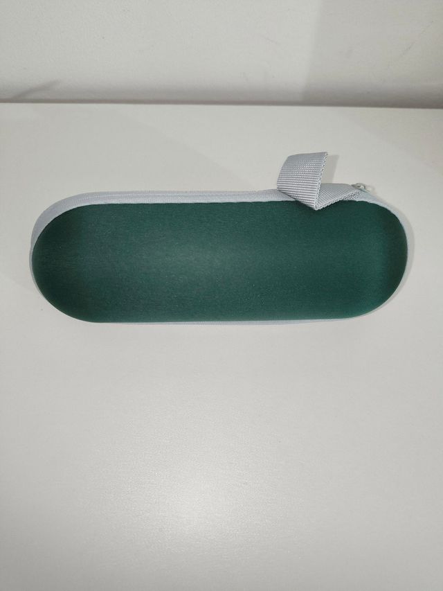 Mini ombrello verde con custodia