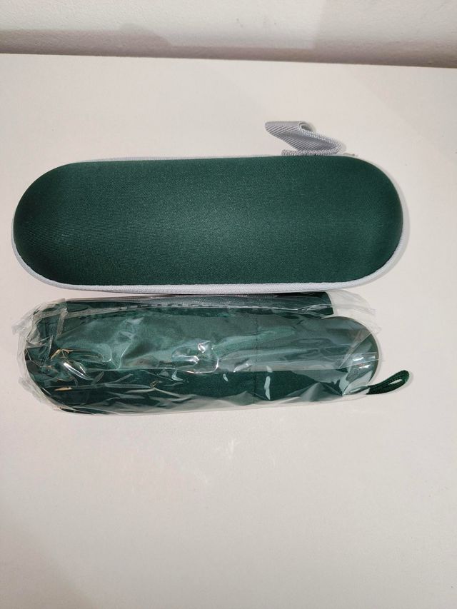 Mini ombrello verde con custodia
