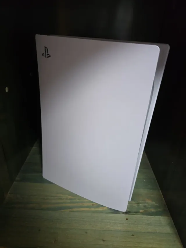 Consola PlayStation 5 de 1tb,mas 2 mandos y cables