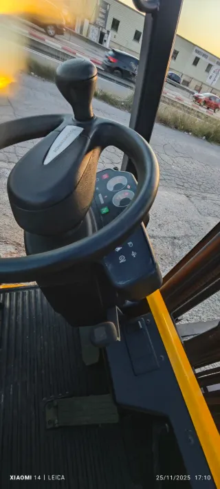 Carretilla elevadora Jungheinrich DFG320