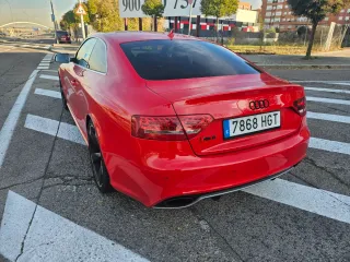 Audi RS5 2011