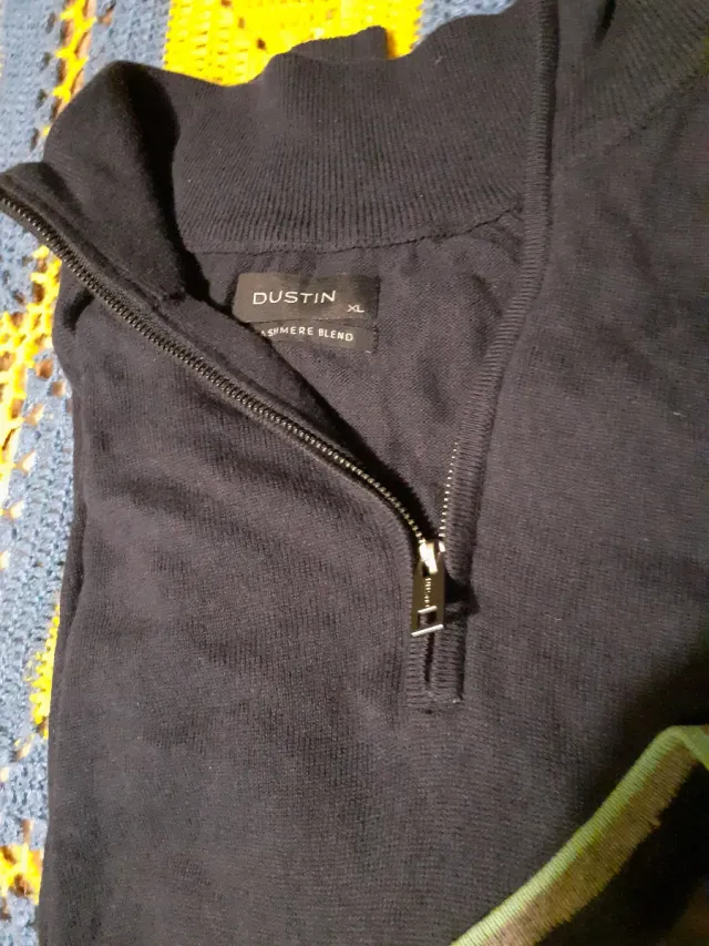 Lote seis  jerseys de Hombre.