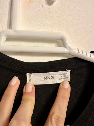 Top Manga Larga Mango Negro Talla S