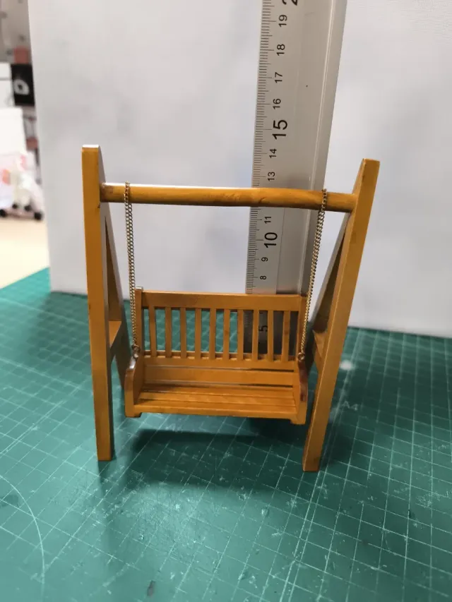 Cestello in miniatura per case delle bambole in legno