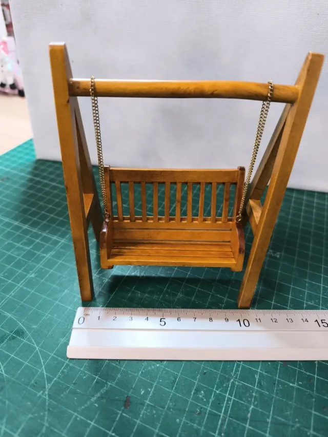 Cestello in miniatura per case delle bambole in legno