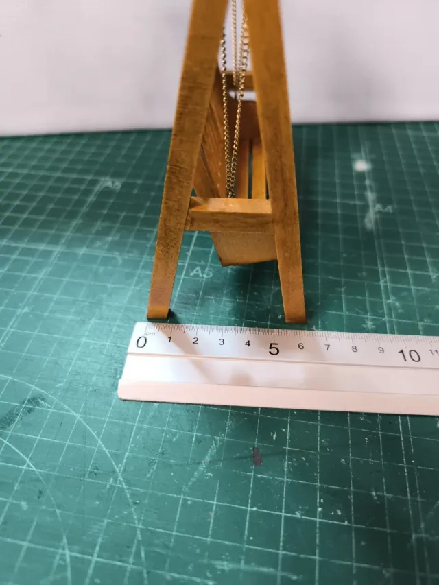 Cestello in miniatura per case delle bambole in legno