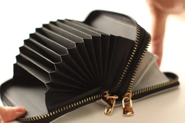 Monedero mujer holográfico.