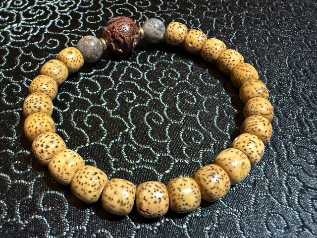 Pulsera Semilla Loto Cuenta Tallada