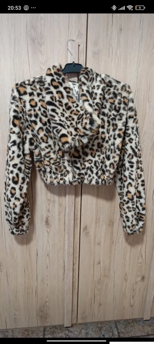 Chaqueta leopardo peluda cropped