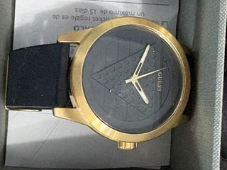 Reloj Guess Hombre Negro y Dorado